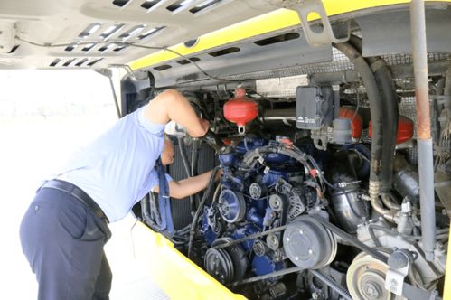 不惧高温“烤”验，公交公司全力保障市民清凉出行