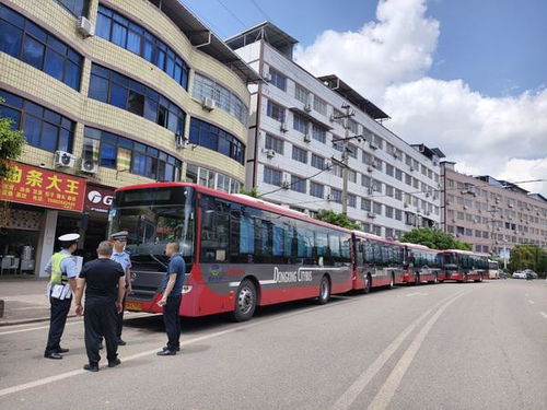 安全护航 助力高考——内江市东兴城乡公交公司保考运输在行动